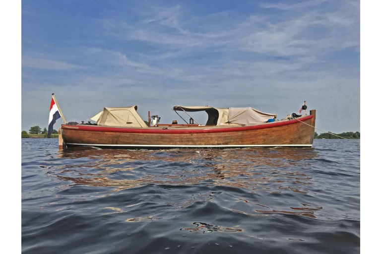 ehemalige Marine-Motorbarkasse 30
