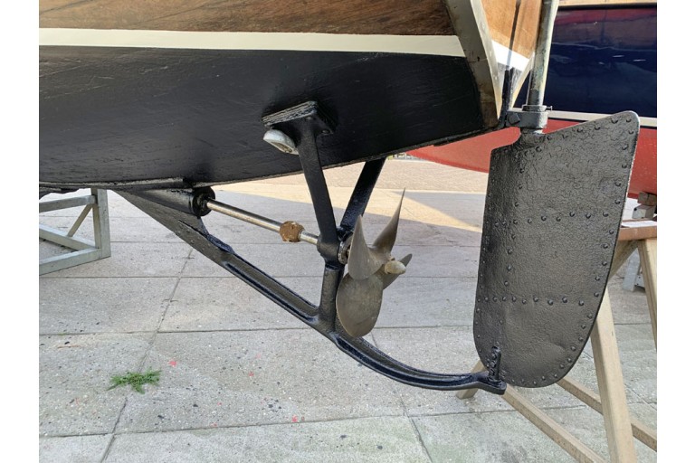ehemalige Marine-Motorbarkasse 30
