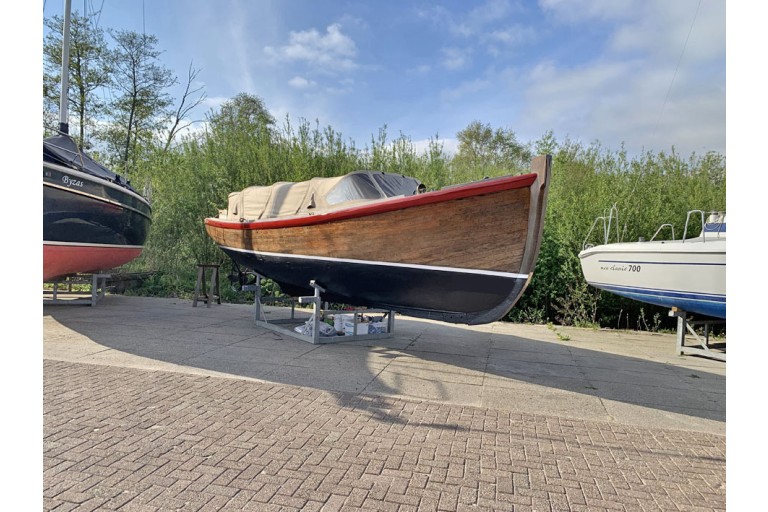 ehemalige Marine-Motorbarkasse 30