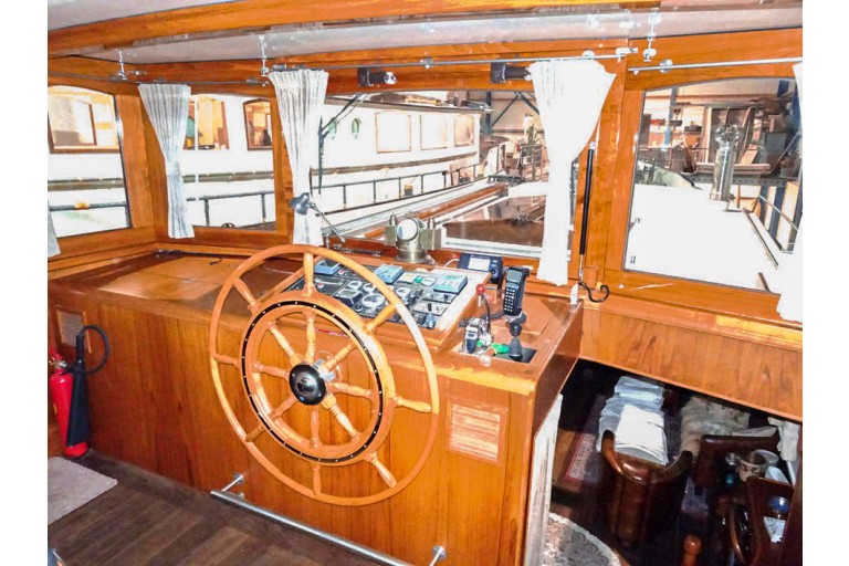 Peniche Hollandaise / Luxe Motor 19.75 Cruise