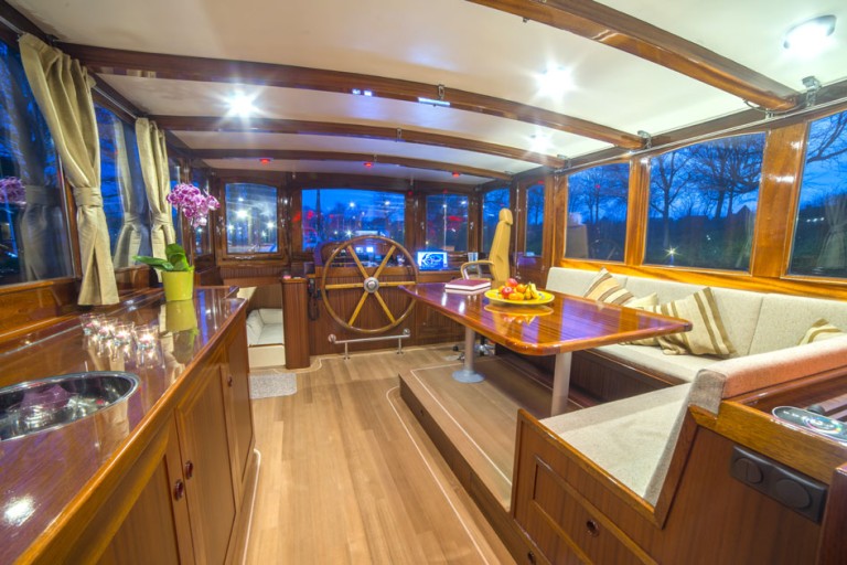Peniche Hollandaise / Luxe Motor 19.75 Cruise