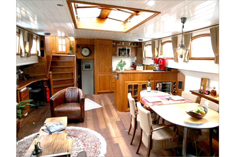 Peniche Hollandaise / Luxe Motor 19.75 Cruise