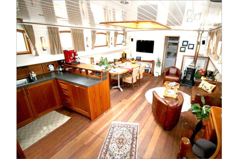 Peniche Hollandaise / Luxe Motor 19.75 Cruise