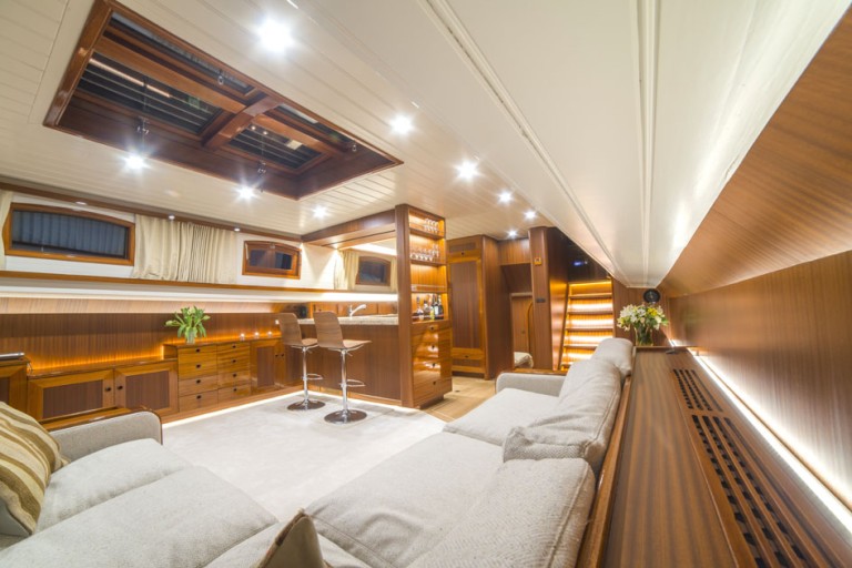 Peniche Hollandaise / Luxe Motor 19.75 Cruise