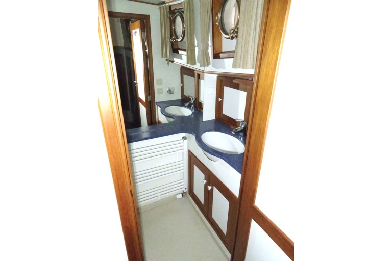 Peniche Hollandaise / Luxe Motor 19.75 Cruise