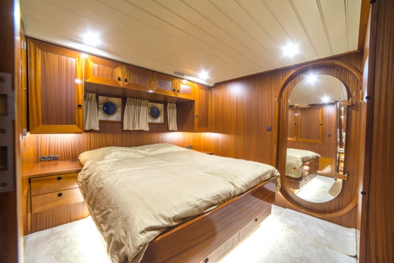 Peniche Hollandaise / Luxe Motor 19.75 Cruise