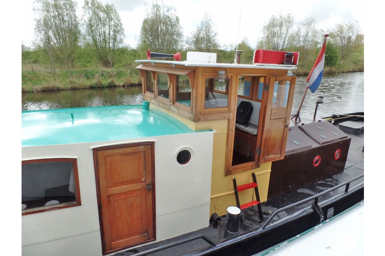 Tugboat Marlene with TRIWV