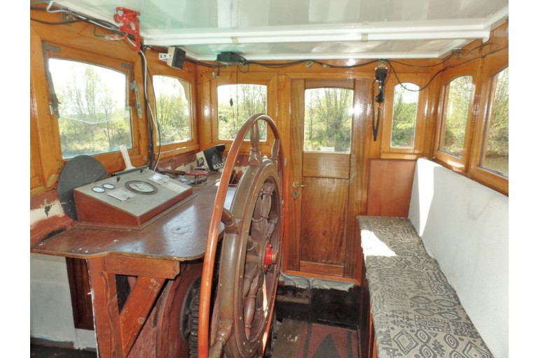 Tugboat Marlene with TRIWV