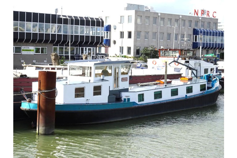 Dutch Barge 28.65 with TRIWV Rhine