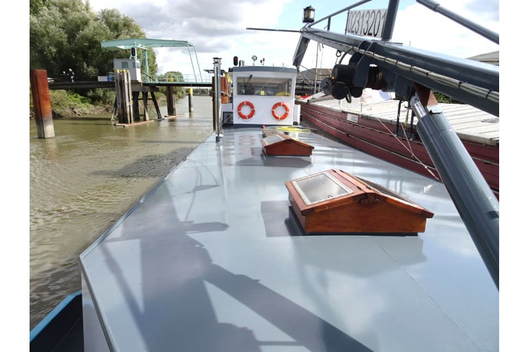 Dutch Barge 28.65 with TRIWV Rhine