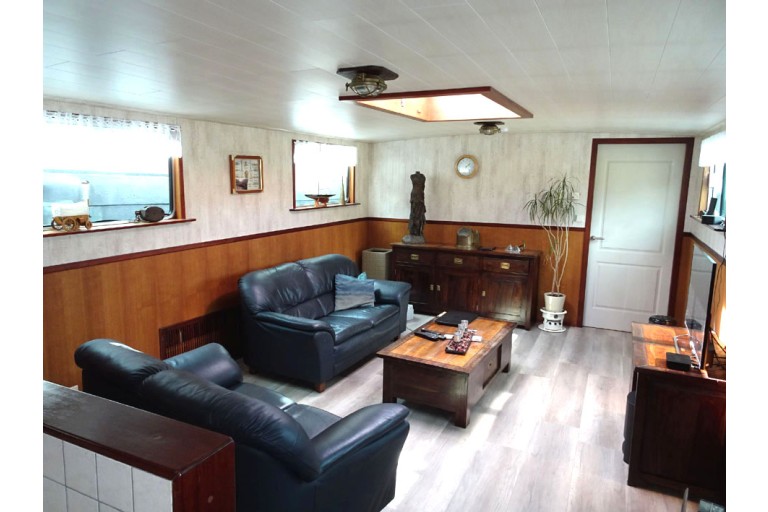 Dutch Barge 28.65 with TRIWV Rhine