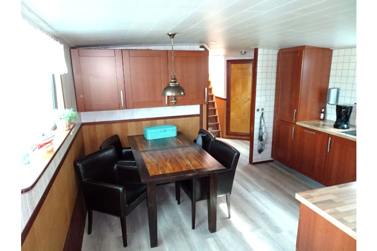 Dutch Barge 28.65 with TRIWV Rhine