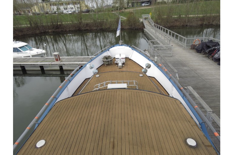 Fly Bridge Vedette à Moteur 22.65